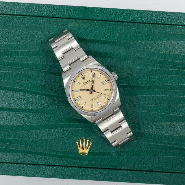Rolex Oyster Perpetual 126000 Image 7